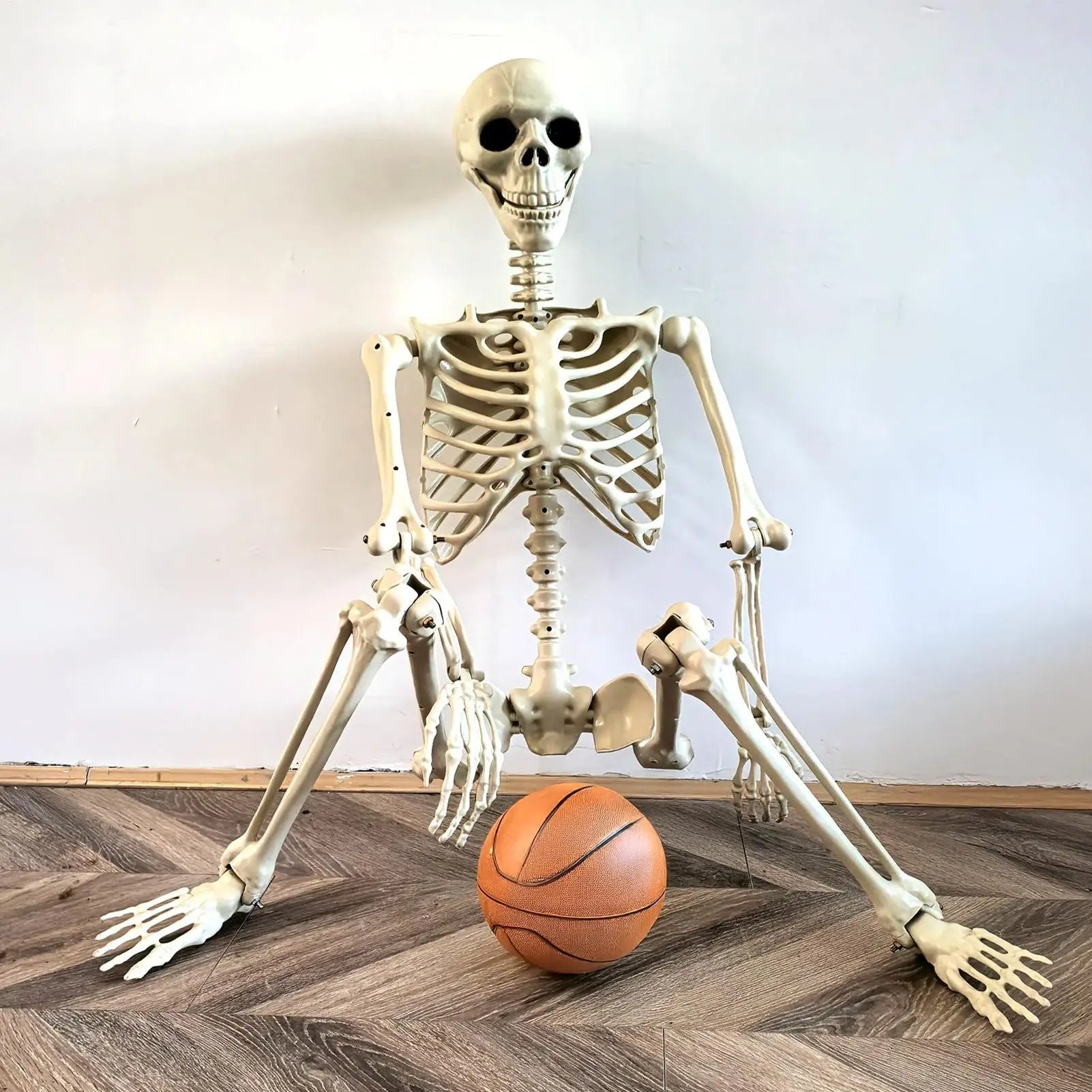 Halloween Skeleton Life Size Human Skeleton With Posable Joints Weather-Resistant Outdoor Decorations Spooky Photo Props Party